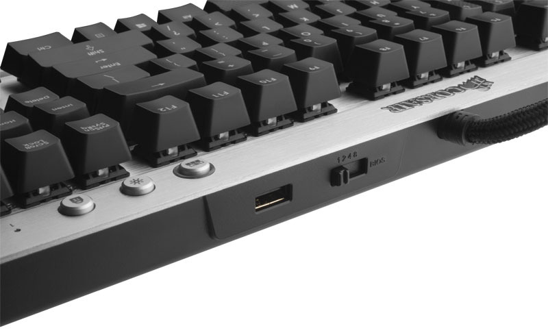 Corsair Vengeance K70 05