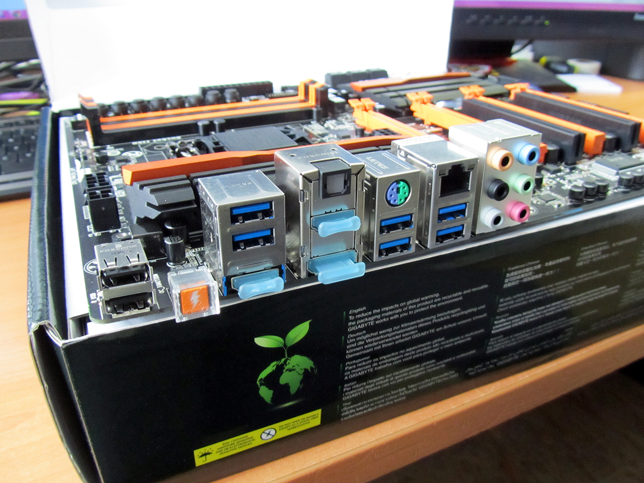 gigabyte-ga-z78x-oc-9